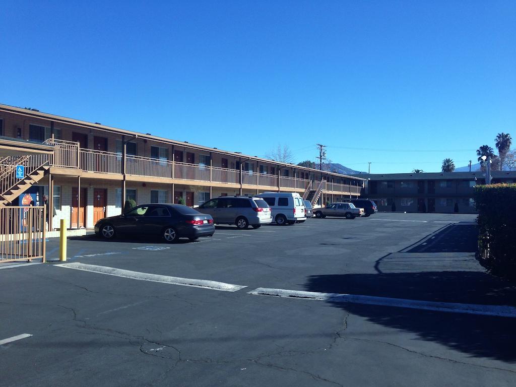 Downtown Motel 7 ซานเบอร์นาร์ดิโน ภายนอก รูปภาพ
